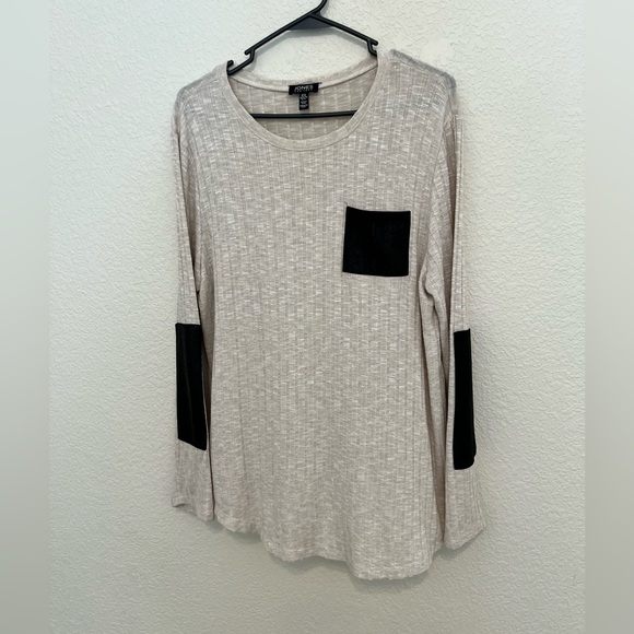 Contrast Neutral Sweater - Picture 2 of 5